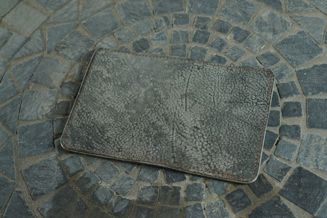 Warden - Blue Grey Giraffe & Natural CXL Horsehide (Brown Thread) Bifold