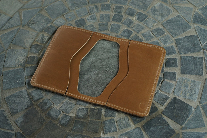 Warden - Blue Grey Giraffe & Natural CXL Horsehide (Brown Thread) Bifold